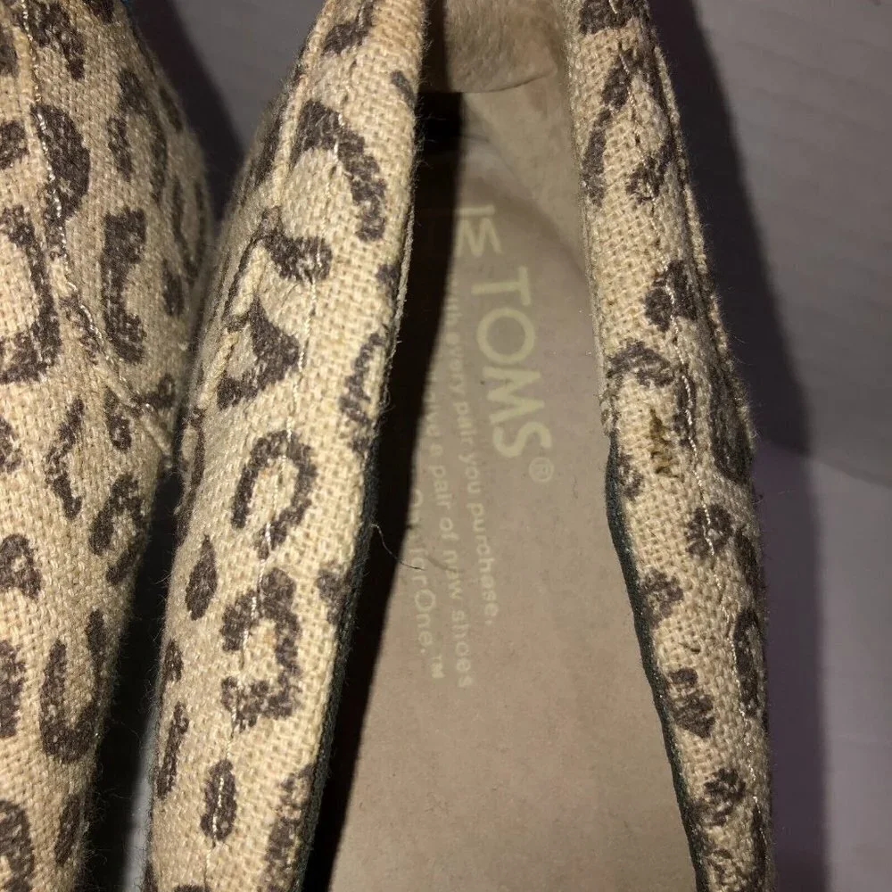 Toms Womens Size 7.5 Beige Leopard Print Peep Toe Slip On High Wedge Sandals